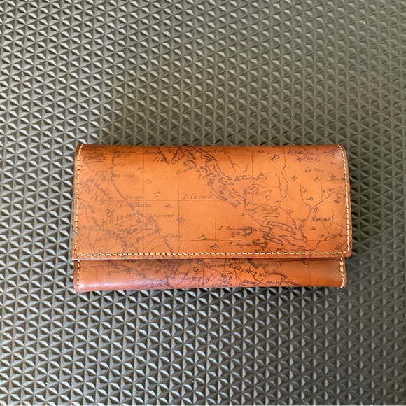 Patricia Nash Terresa Riot Rust Signature Map Print Leather Wallet - Picture 1 of 4